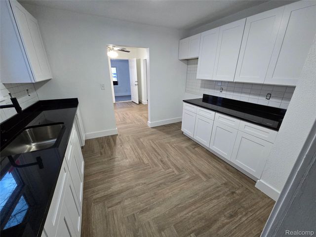 15331 Allen Road, Southgate, MI 48195