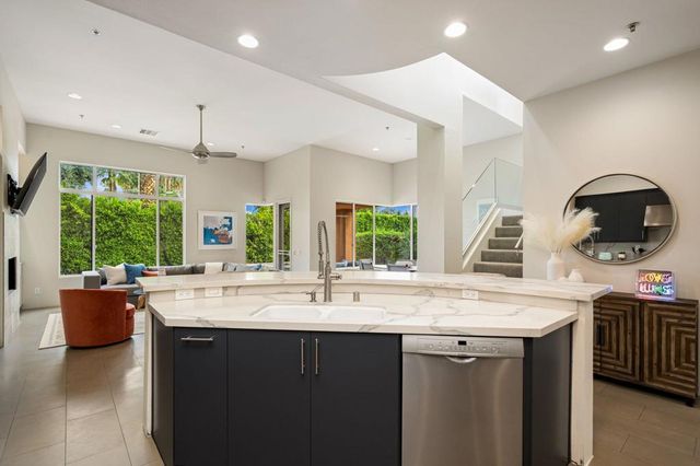 942 Alejo Vista, Palm Springs, CA 92262