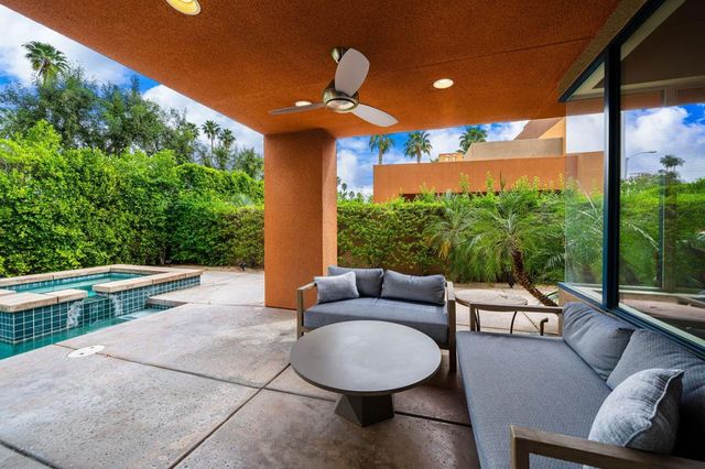 942 Alejo Vista, Palm Springs, CA 92262