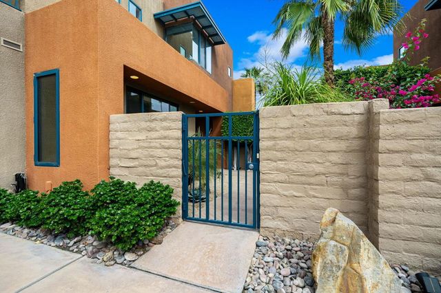 942 Alejo Vista, Palm Springs, CA 92262