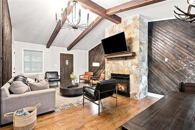 33 Pigeon Creek Drive, Blue Ridge, GA 30513