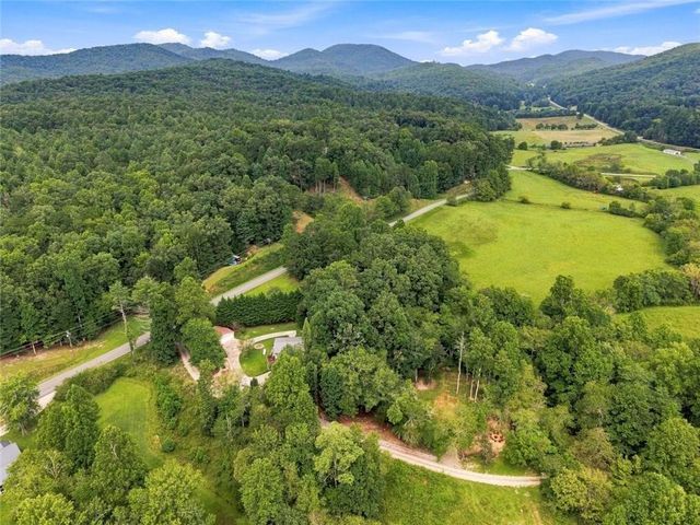 33 Pigeon Creek Drive, Blue Ridge, GA 30513