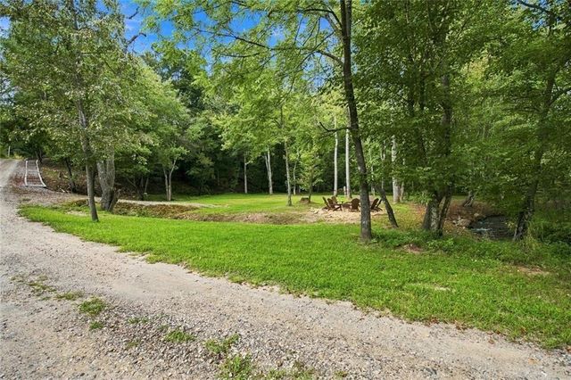 33 Pigeon Creek Drive, Blue Ridge, GA 30513