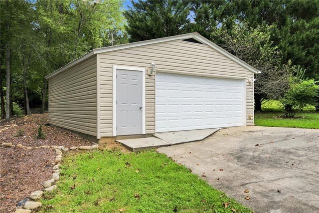 33 Pigeon Creek Drive, Blue Ridge, GA 30513
