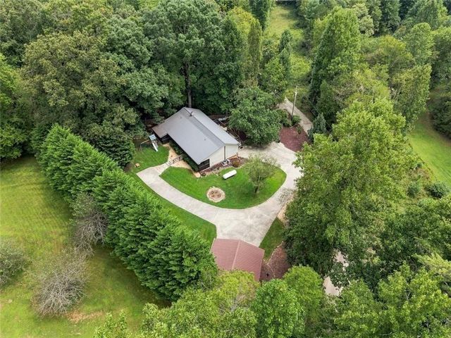 33 Pigeon Creek Drive, Blue Ridge, GA 30513