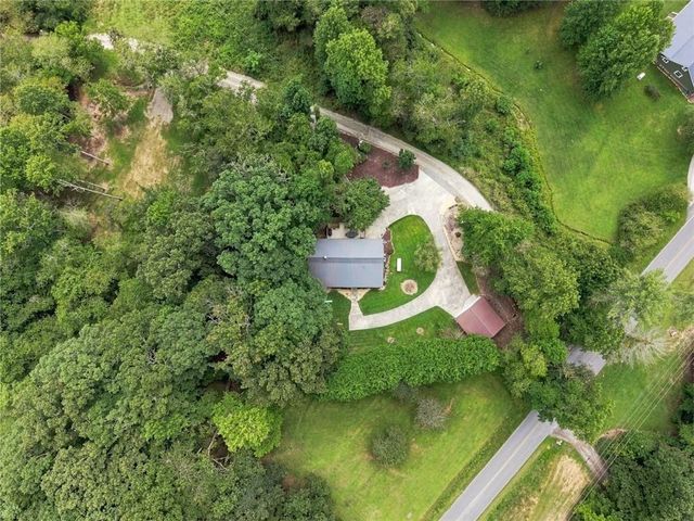 33 Pigeon Creek Drive, Blue Ridge, GA 30513