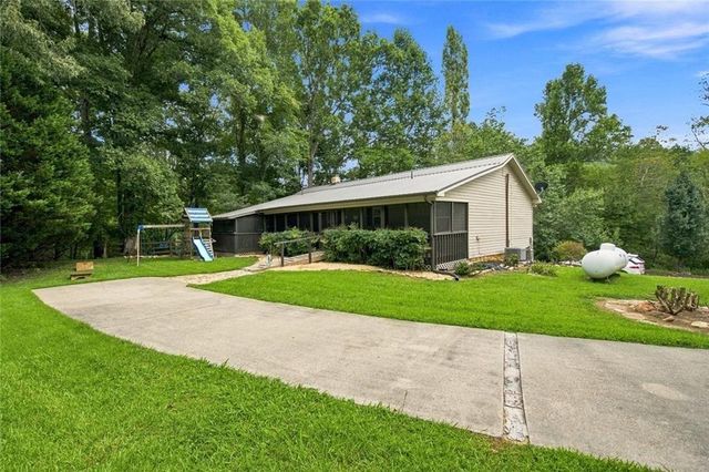 33 Pigeon Creek Drive, Blue Ridge, GA 30513