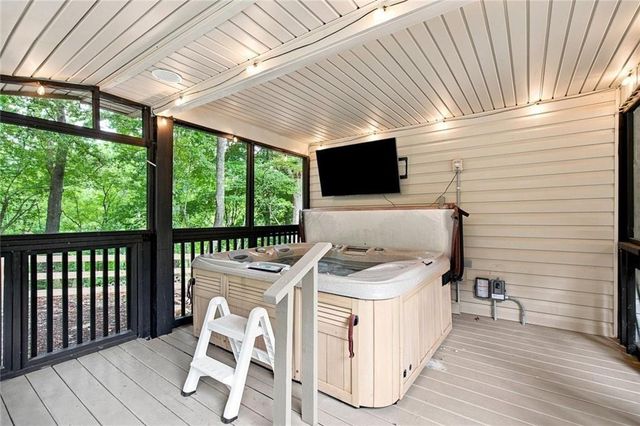 33 Pigeon Creek Drive, Blue Ridge, GA 30513