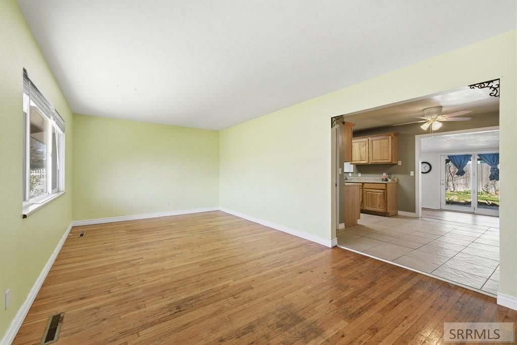 Image 10 of property listing at 545 Collins Street, Blackfoot, ID 83221