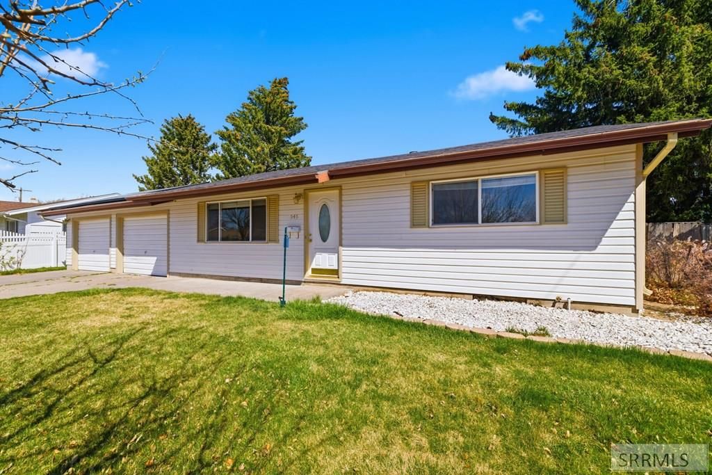 Image 3 of property listing at 545 Collins Street, Blackfoot, ID 83221