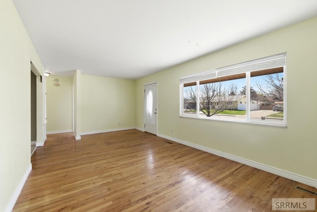 Image 4 of property listing at 545 Collins Street, Blackfoot, ID 83221