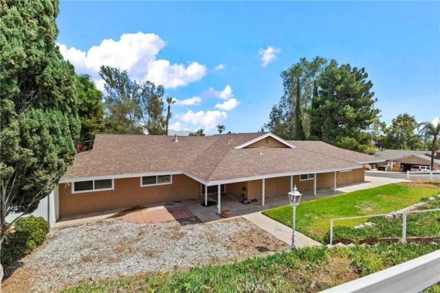 5760 Avenue Juan Bautista, Riverside, CA 92509