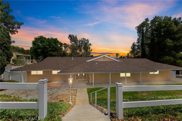 5760 Avenue Juan Bautista, Riverside, CA 92509