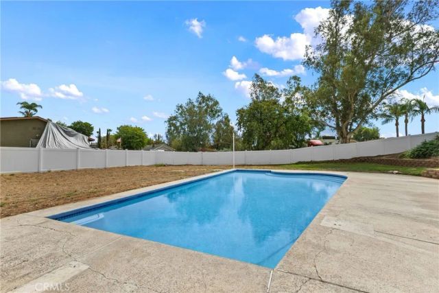 5760 Avenue Juan Bautista, Riverside, CA 92509