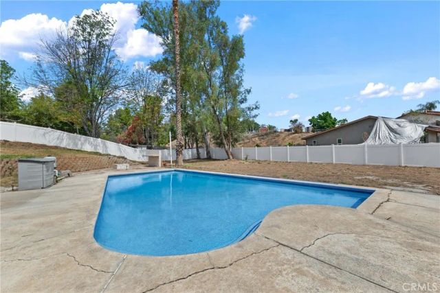 5760 Avenue Juan Bautista, Riverside, CA 92509