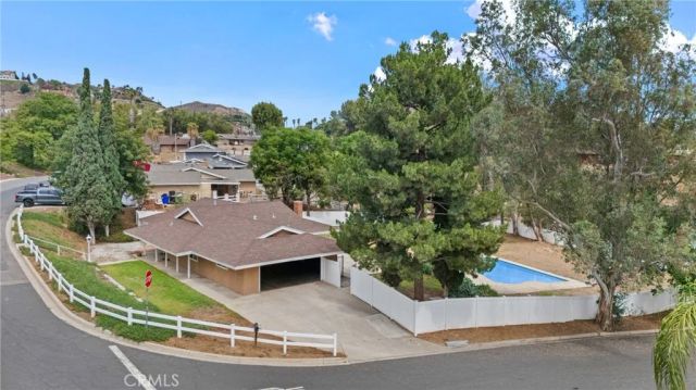 5760 Avenue Juan Bautista, Riverside, CA 92509