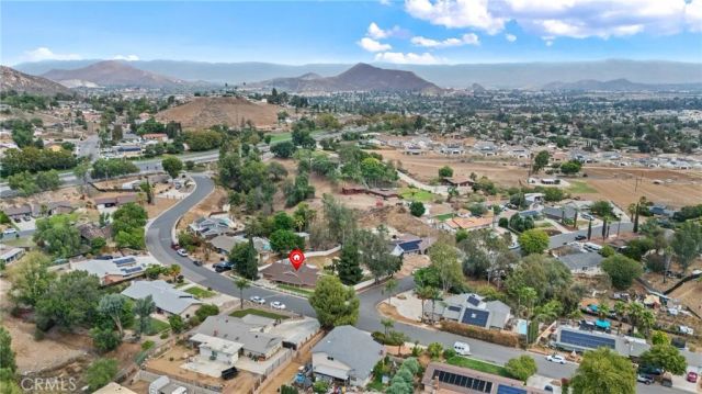 5760 Avenue Juan Bautista, Riverside, CA 92509