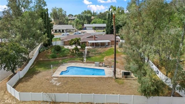 5760 Avenue Juan Bautista, Riverside, CA 92509
