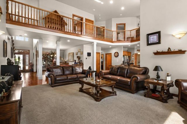 574 Grey Hawk Way, Central Point, OR 97502