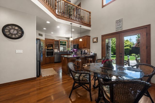 574 Grey Hawk Way, Central Point, OR 97502
