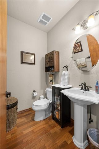 574 Grey Hawk Way, Central Point, OR 97502