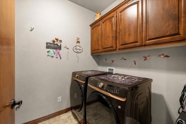 574 Grey Hawk Way, Central Point, OR 97502