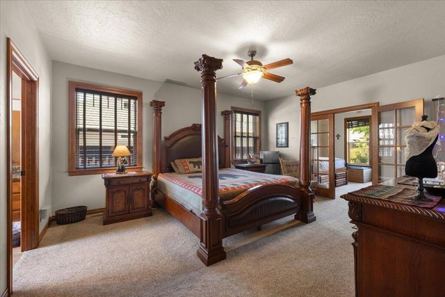 574 Grey Hawk Way, Central Point, OR 97502