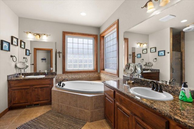 574 Grey Hawk Way, Central Point, OR 97502