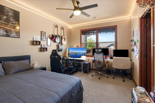 574 Grey Hawk Way, Central Point, OR 97502