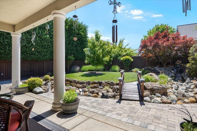 574 Grey Hawk Way, Central Point, OR 97502