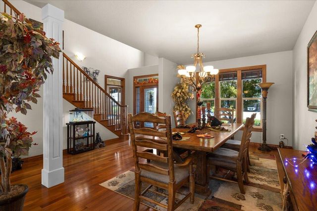 574 Grey Hawk Way, Central Point, OR 97502