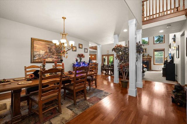 574 Grey Hawk Way, Central Point, OR 97502