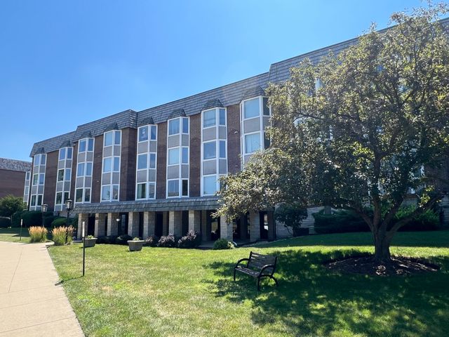 500 Thames Parkway 1F, Park Ridge, IL 60068