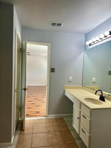 7605 Marble Crest DR, Austin, TX 78747