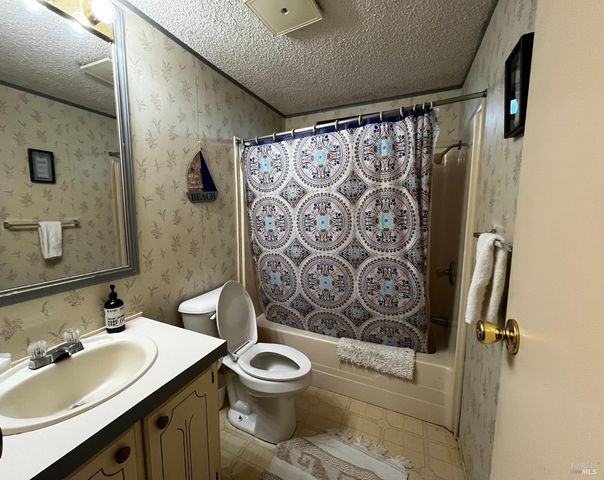 14150 Lakeshore Dr, Clearlake, CA 95422