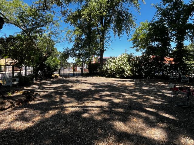 14150 Lakeshore Dr, Clearlake, CA 95422