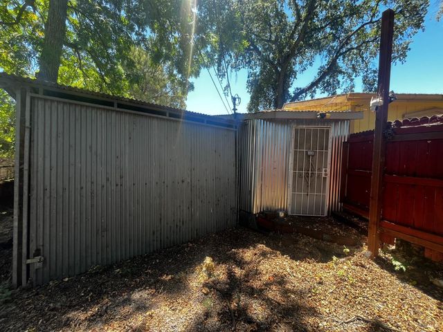 14150 Lakeshore Dr, Clearlake, CA 95422