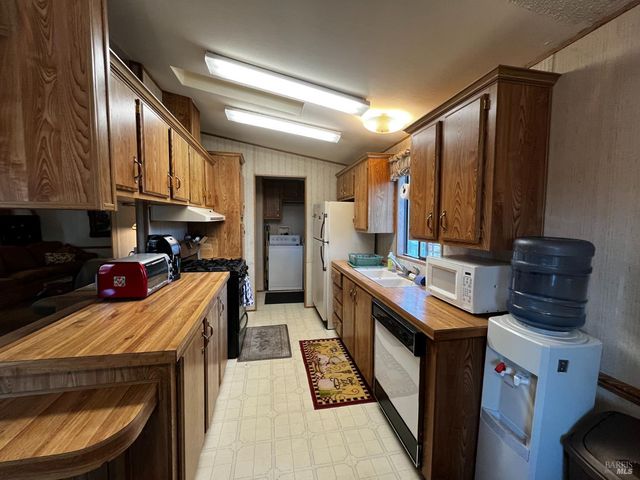 14150 Lakeshore Dr, Clearlake, CA 95422