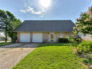 1800 Michael Drive, Edmond, OK 73013