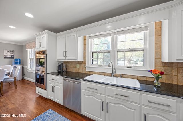120 Robin Road, Greenville, NC 27858