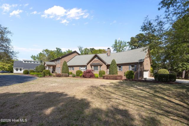 120 Robin Road, Greenville, NC 27858