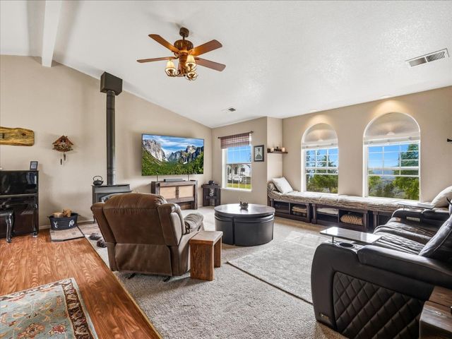 6132 Chowchilla Mountain Road, Mariposa, CA 95338