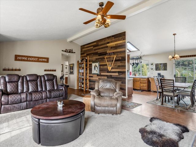 6132 Chowchilla Mountain Road, Mariposa, CA 95338