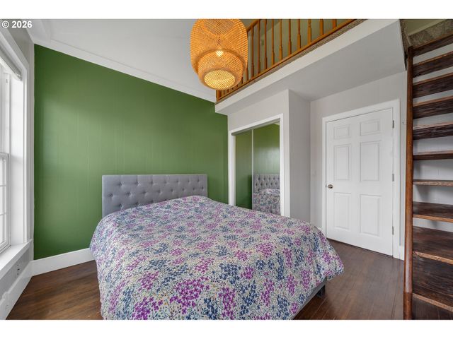 1802 8TH St, Tillamook, OR 97141