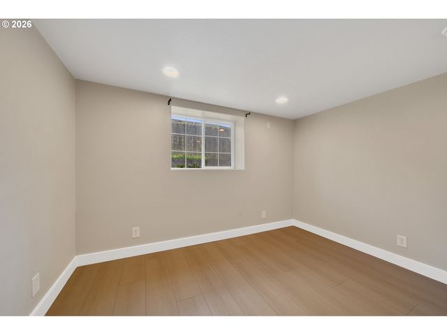 1802 8TH St, Tillamook, OR 97141
