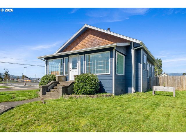 1802 8TH St, Tillamook, OR 97141