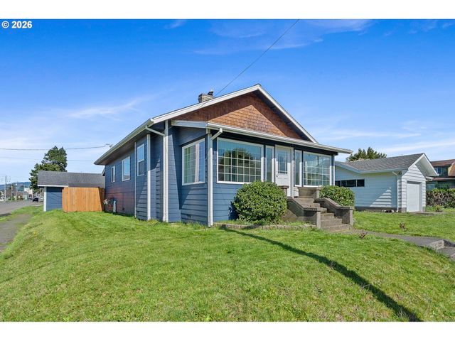 1802 8TH St, Tillamook, OR 97141