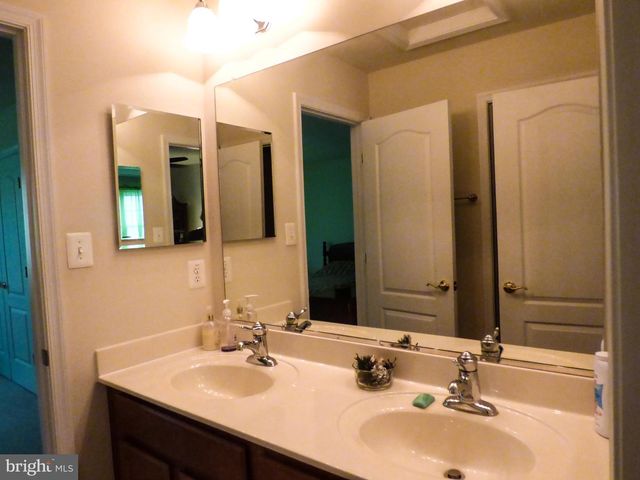 44529 BLUERIDGE MEADOWS DR, Ashburn, VA 20147