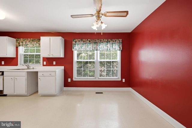 9937 WHITEWATER DR, Burke, VA 22015
