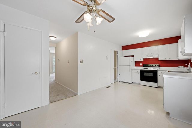 9937 WHITEWATER DR, Burke, VA 22015